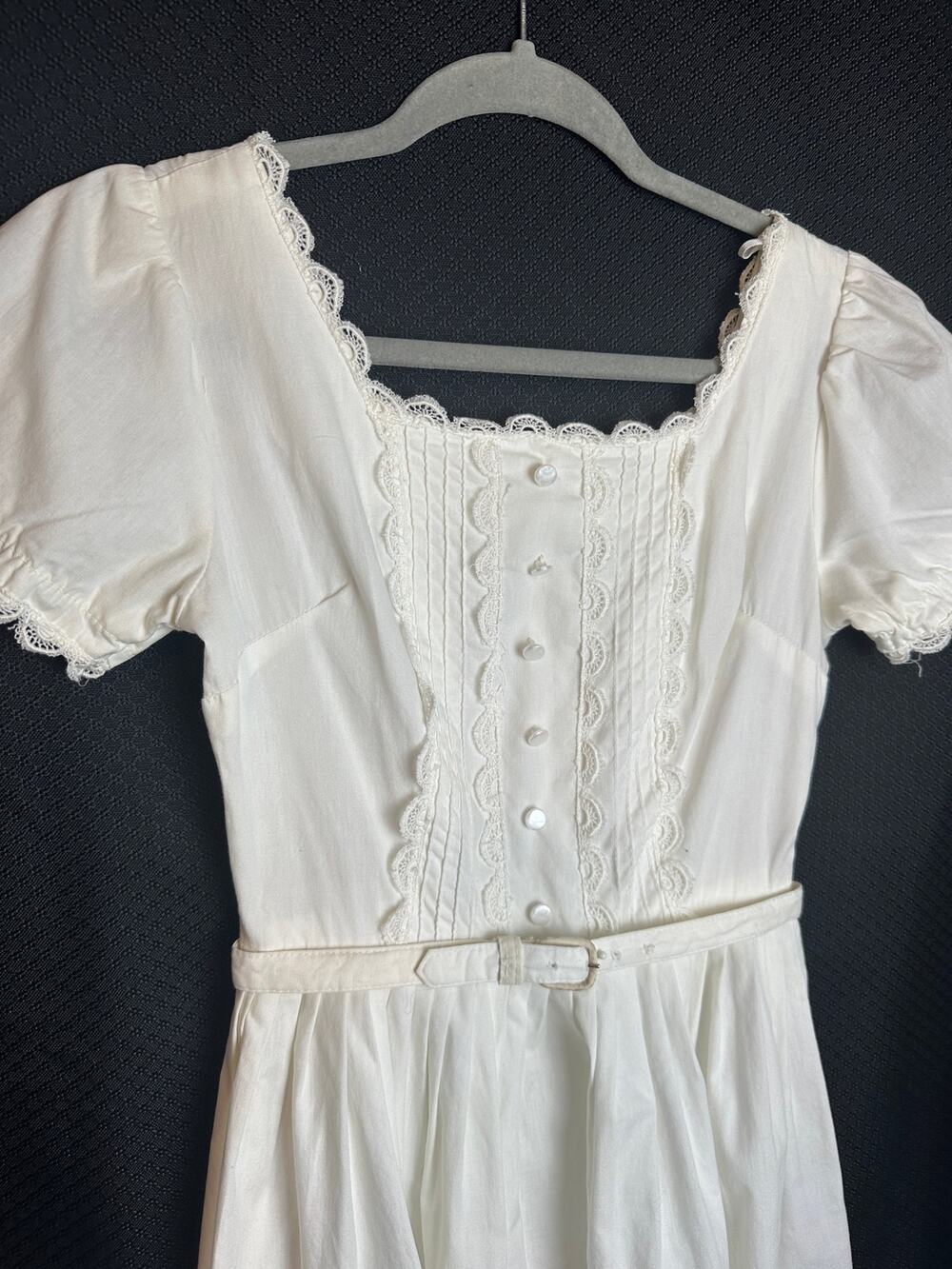 167. Vintage handmade white dress; wedding; size 0-2